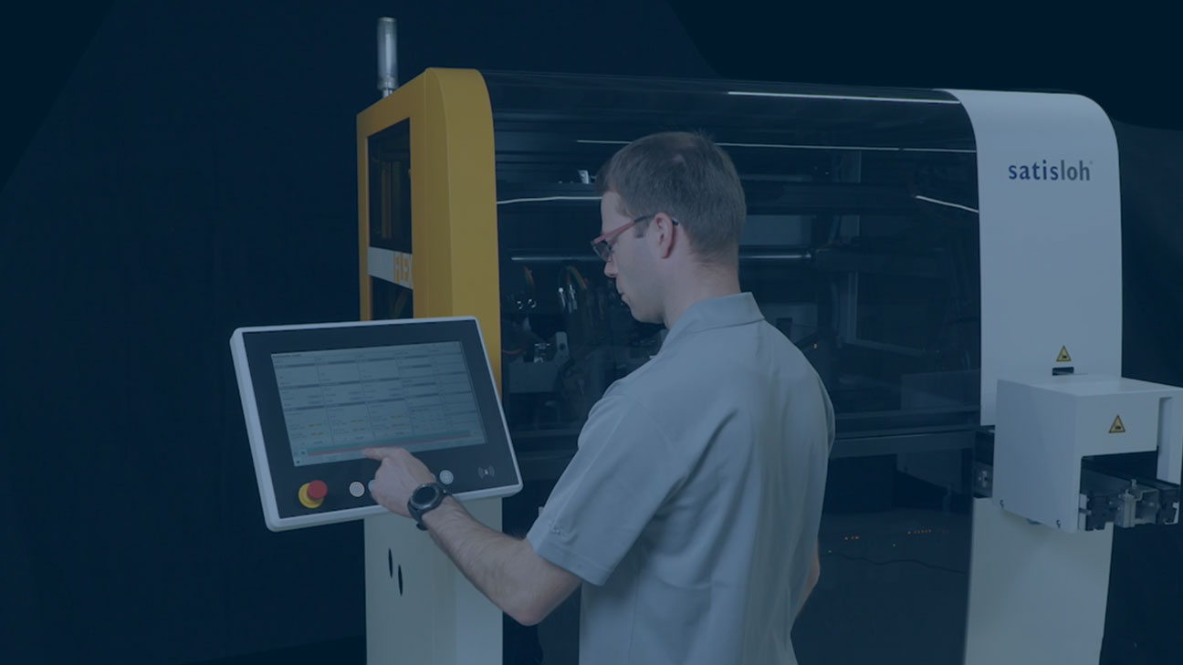 Video preview of the Satisloh Multi-FLEX-2 lens processing system, showcasing advanced polishing and manufacturing technology for ophthalmic lenses.